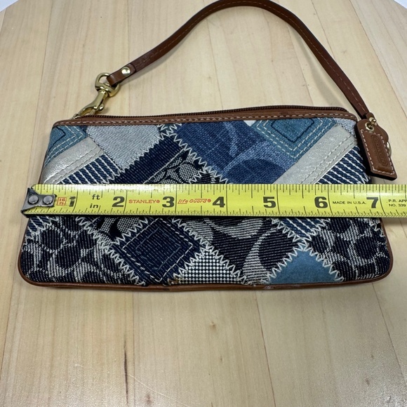 COACH Indigo Signature Denim Patchwork Leather Wristlet Clutch Hangtag Y2K - Picture 7 of 10